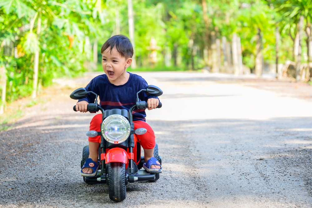 What Features Should I Look for in a Kids' Electric Bike