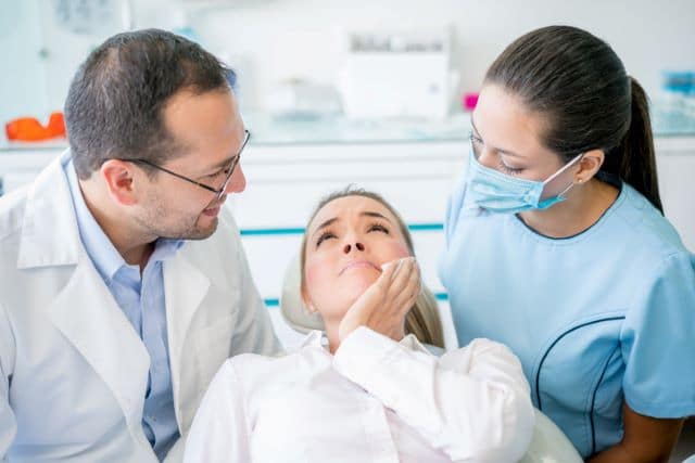 Your Guide to Dental Emergencies: How Franklin Bright Smiles Can Help