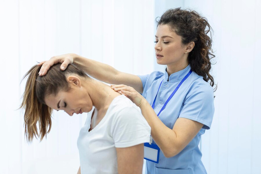 physiotherapist-doing-healing-treatment-womans-neckchiropractic-adjustment-pain-relief-conceptoffice-syndrome_657921-315 (3)