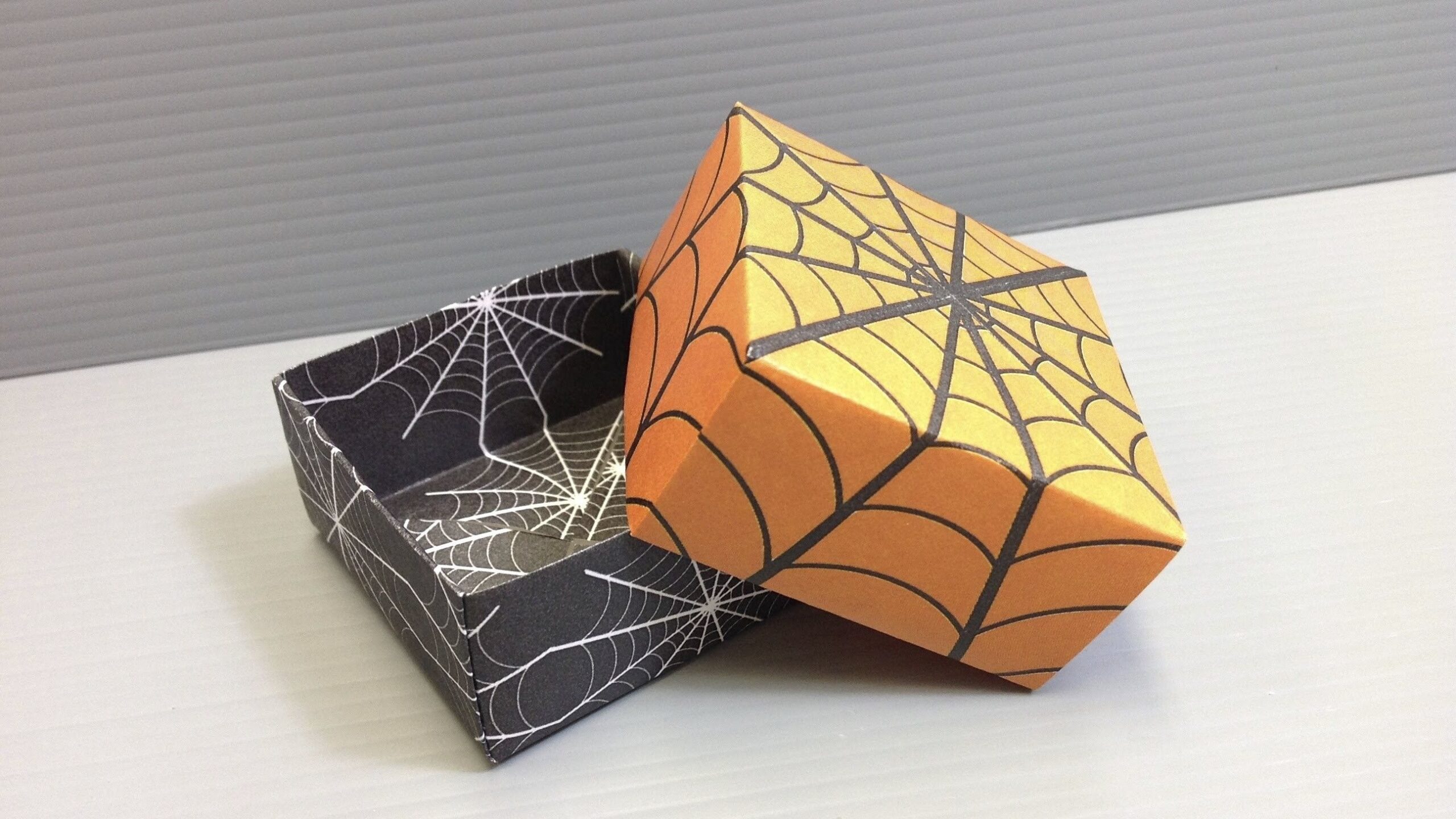 Trendy Box Ideas to Create Entrancing Halloween Packaging