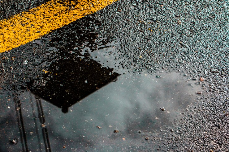 How Seasonal Weather Affects Asphalt Paving and Maintenance