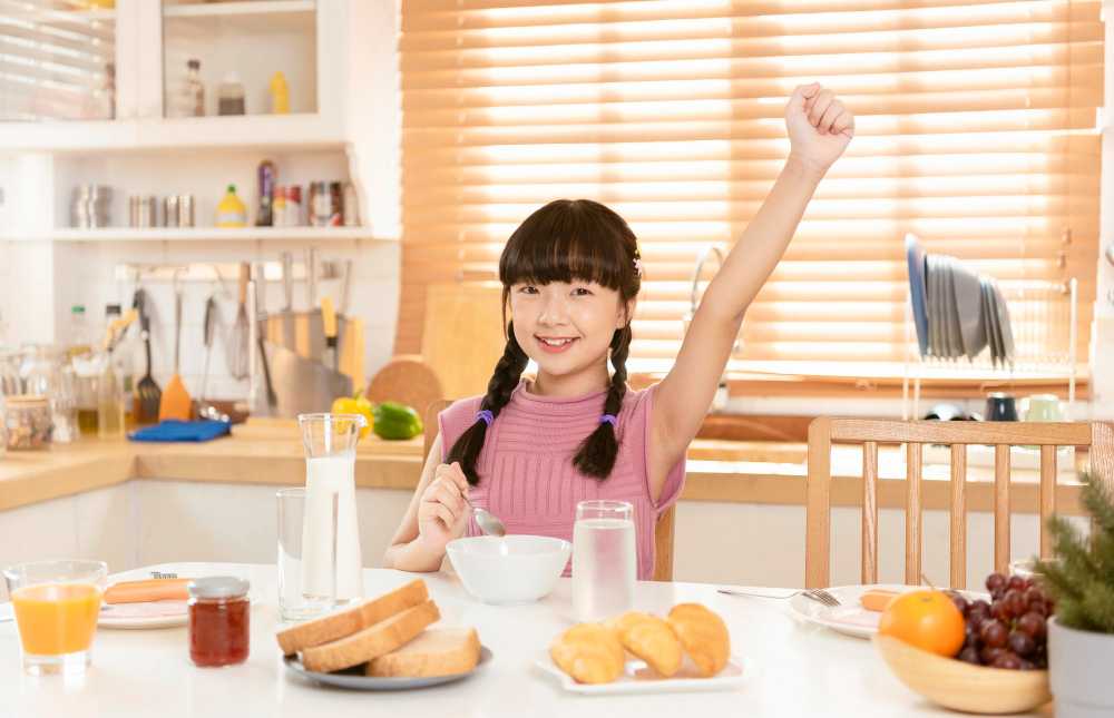 People_eating_healthy_breakfast_8