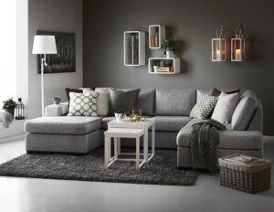 coffe table with grey couch