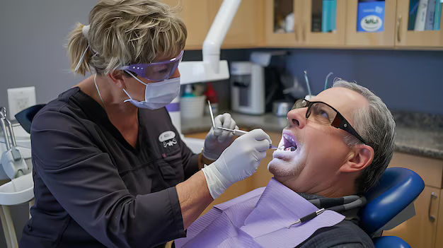 dentist-using-intraoral-camera-show-patient-their-dental-condition_1266280-4604.jpg (AVIF Image 626 × 351 pixels)