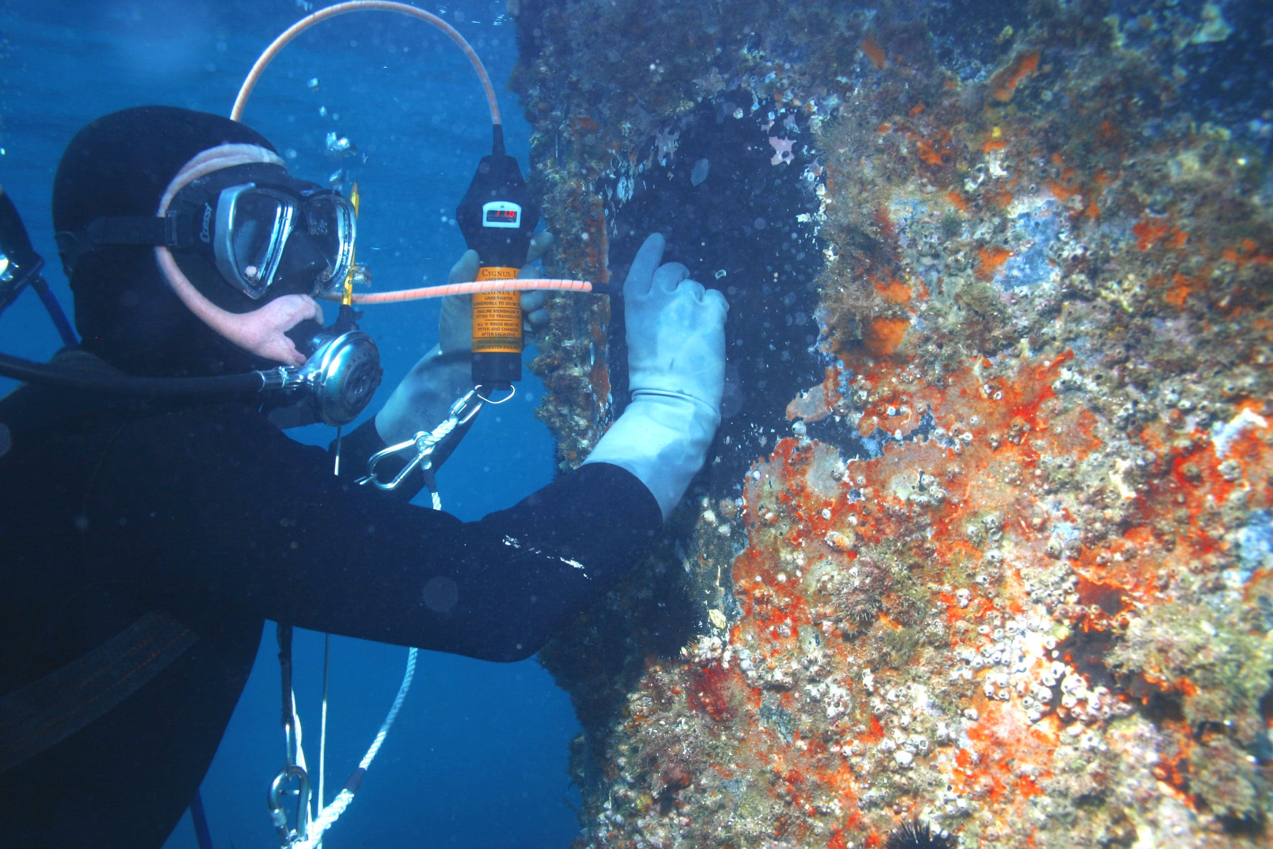 diving-underwater-gauge