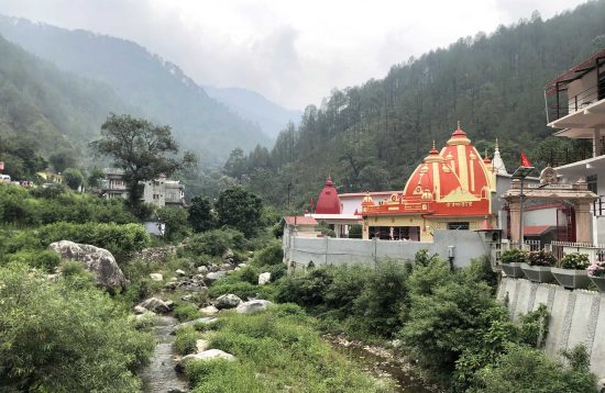 kainchi-dham-550x358 (3)