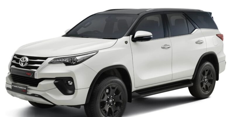 fortuner-rent-delhi-1536x1153