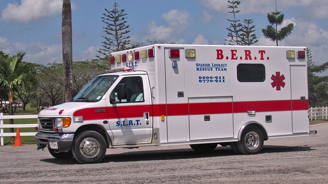 ambulance-3266960_640